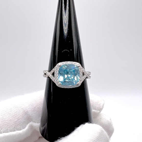 .925 Sterling Silver Aquamarine Cz Ring - Picture 8 of 17